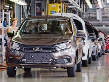 АВТОВАЗ возобновил производство автомобилей LADA Granta