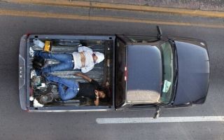 Штраф за перевозку людей: в кузове грузового автомобиля или газели, а также в багажнике легковой машины - Муниципалитет